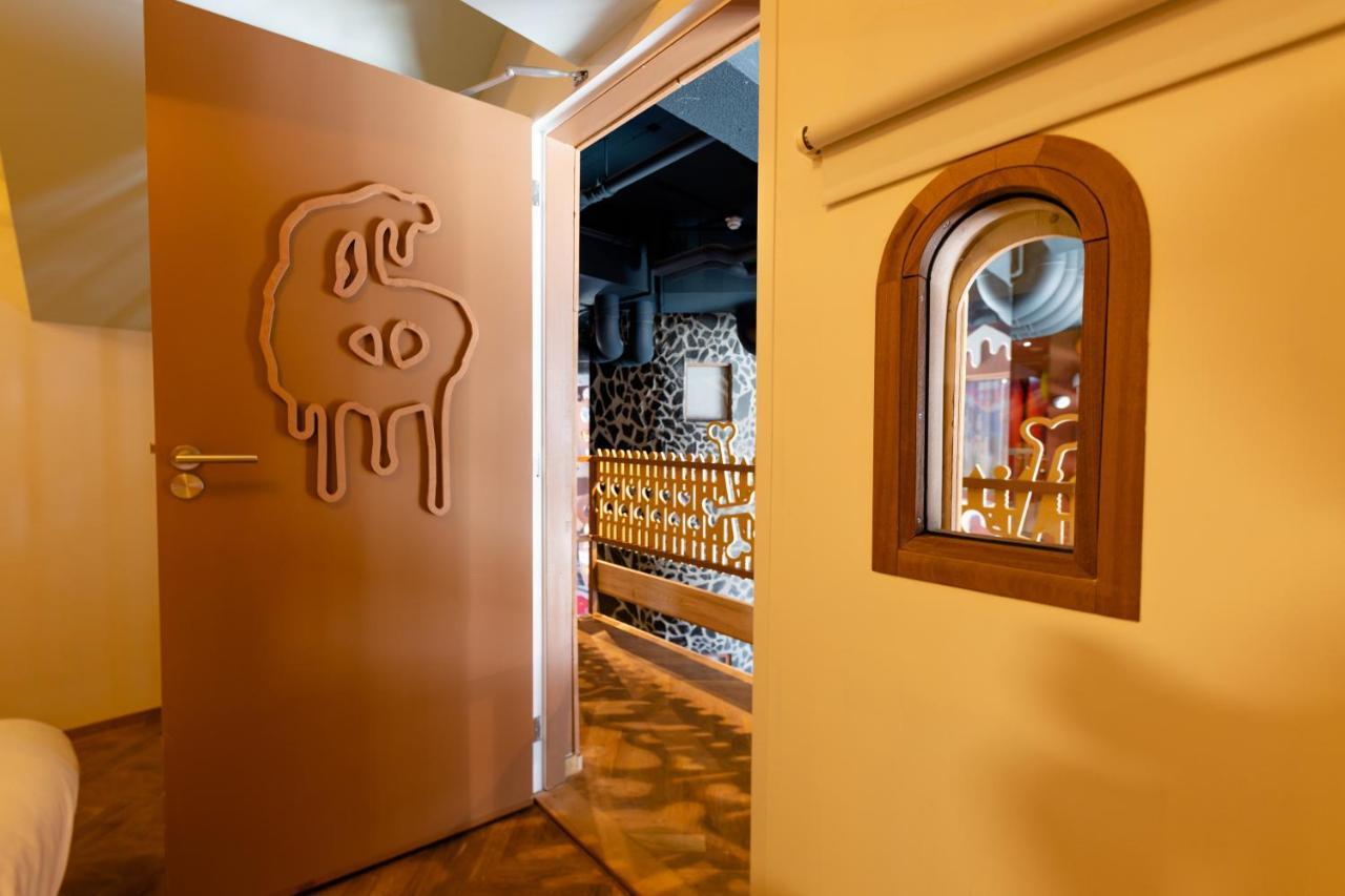 Hotel Not Hotel Rotterdam Ngoại thất bức ảnh